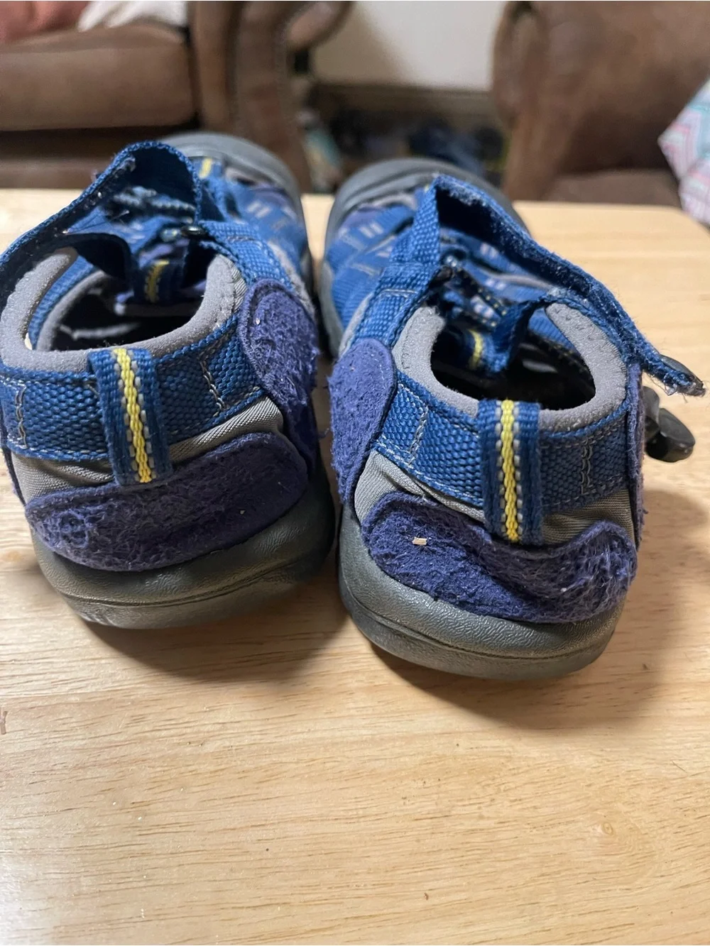 Keen Boy’s Logo Toe Cap Outdoor Water Sandals Size 2